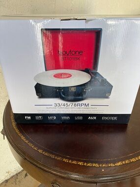 Boytone BT101BK Suitcase Turntable in Black with Red Interior